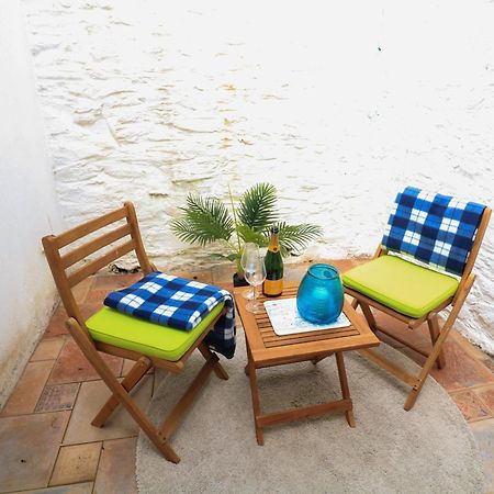 Quarter Deck Apartment Salcombe Bagian luar foto